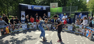 Bij Panna Knock Out is het de bedoeling dat je je tegenstander poort