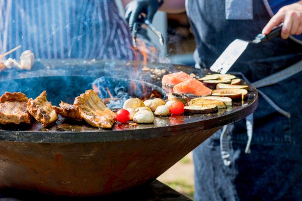 sportbe-5503-familyswimbbq.jpg