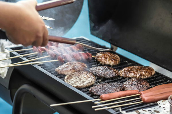 Zwembad-de-koploper-barbecue-eten-en-zwemmen-lelystad-dagje-weg.png